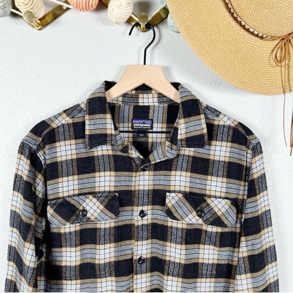 Patagonia Fjord Flannel Organic Cotton Midweight Button Down Shirt 
Size Medium - Picture 3 of 9